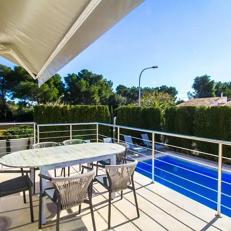 Soleado Con Piscina, Wifi Y A/c