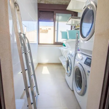 Soleado Con Piscina, Wifi Y A/c *