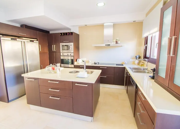 Soleado Con Piscina, Wifi Y A/c וילה קאלה ראטג'אדה