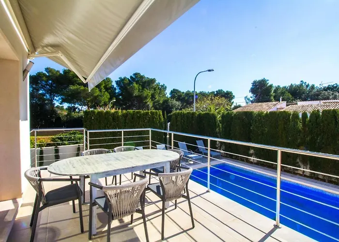 Soleado Con Piscina, Wifi Y A/c